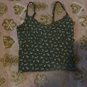 Cute hollister crop top, only been worn once
